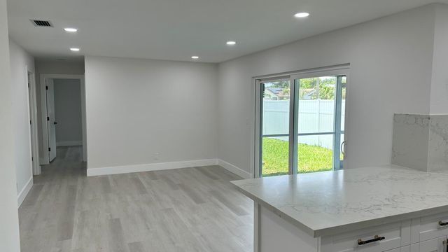 3261 SW 4th Street, Deerfield Beach, FL 33442