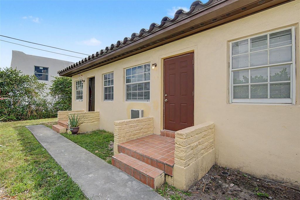 1021 SW 3rd Street 6, Miami, FL 33130