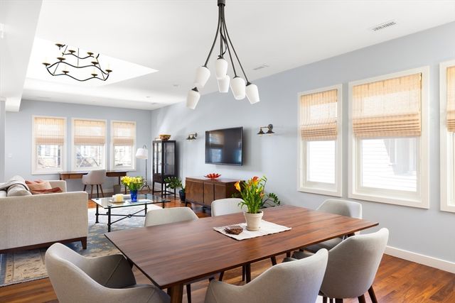 95 Beals Street 2, Brookline, MA 02446