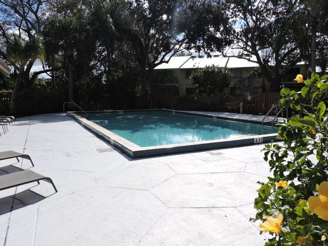 3402 Gardens East Drive 7A, Palm Beach Gardens, FL 33410