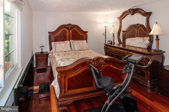 4013 PICKSTONE DR, Fairfax, VA 22032