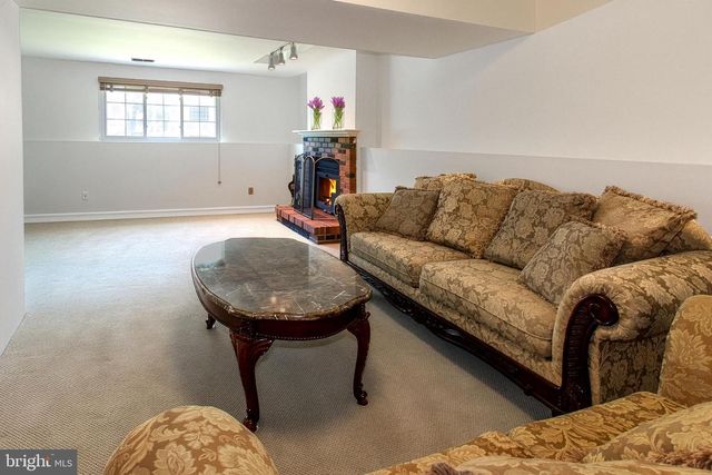 4013 PICKSTONE DR, Fairfax, VA 22032