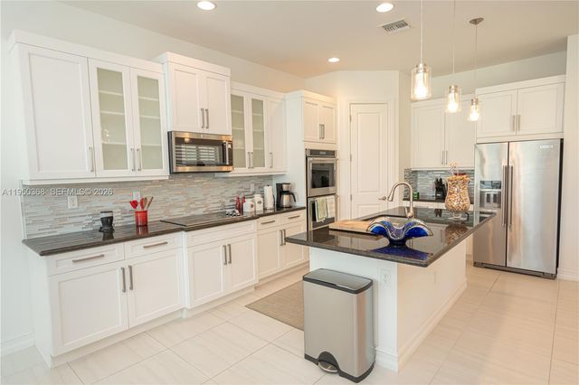 11824 SW 13th Ct, Pembroke Pines, FL 33025