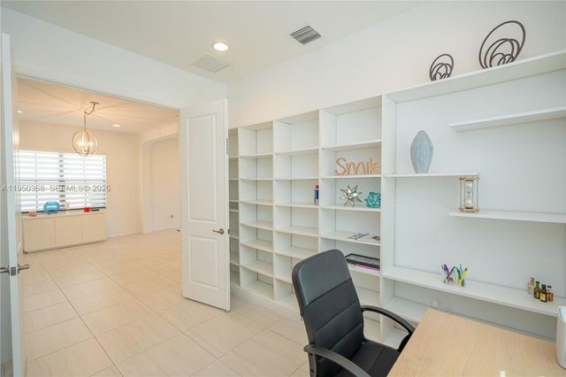 11824 SW 13th Ct, Pembroke Pines, FL 33025