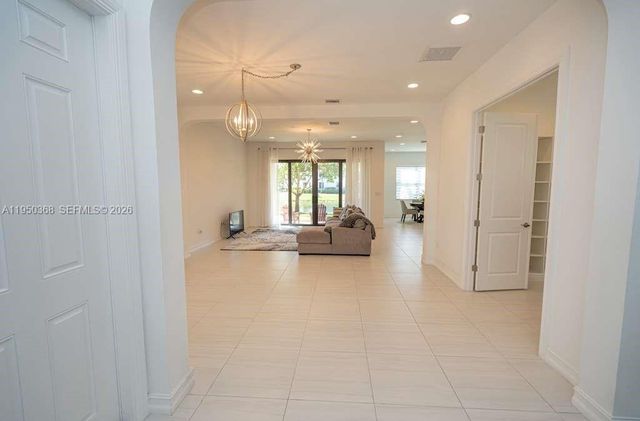 11824 SW 13th Ct, Pembroke Pines, FL 33025