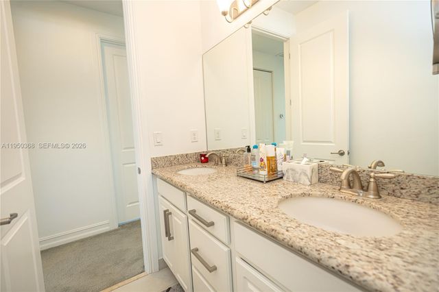 11824 SW 13th Ct, Pembroke Pines, FL 33025