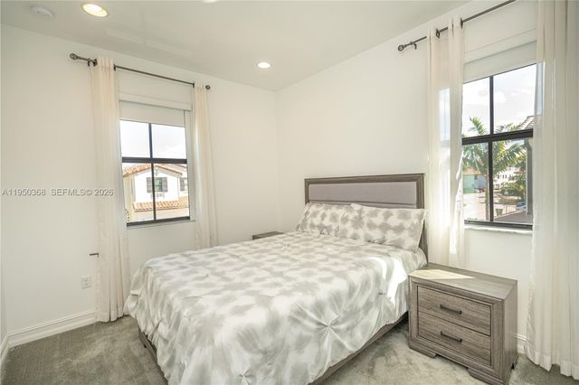 11824 SW 13th Ct, Pembroke Pines, FL 33025