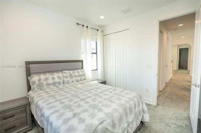 11824 SW 13th Ct, Pembroke Pines, FL 33025