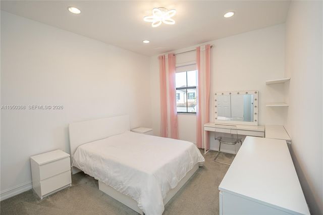 11824 SW 13th Ct, Pembroke Pines, FL 33025