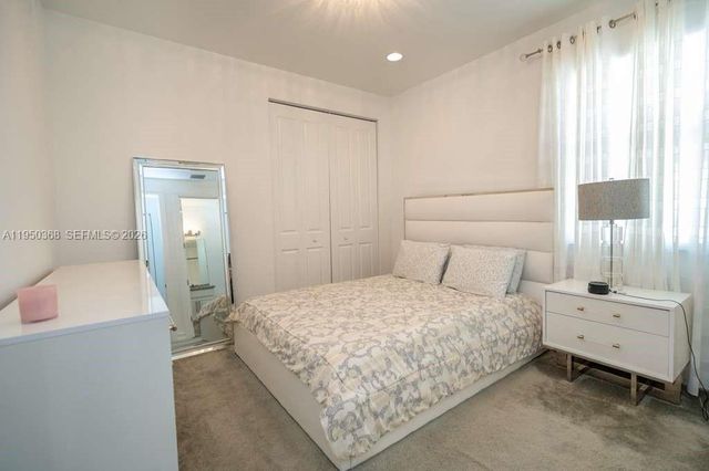 11824 SW 13th Ct, Pembroke Pines, FL 33025