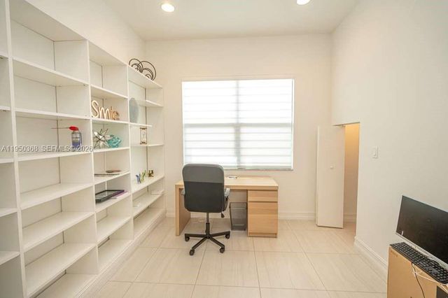 11824 SW 13th Ct, Pembroke Pines, FL 33025