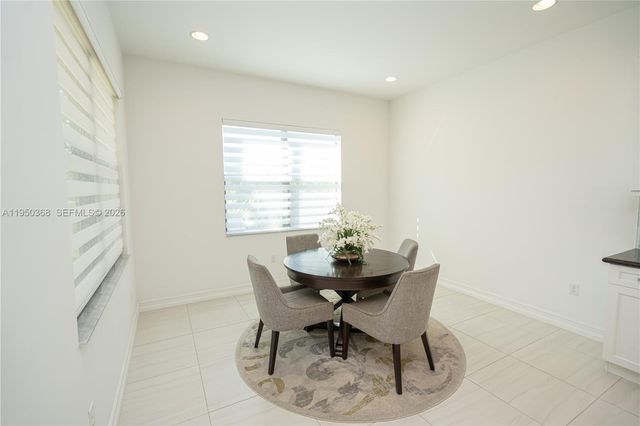 11824 SW 13th Ct, Pembroke Pines, FL 33025