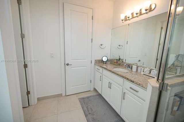 11824 SW 13th Ct, Pembroke Pines, FL 33025