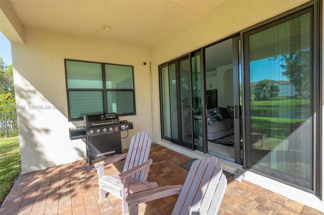 11824 SW 13th Ct, Pembroke Pines, FL 33025