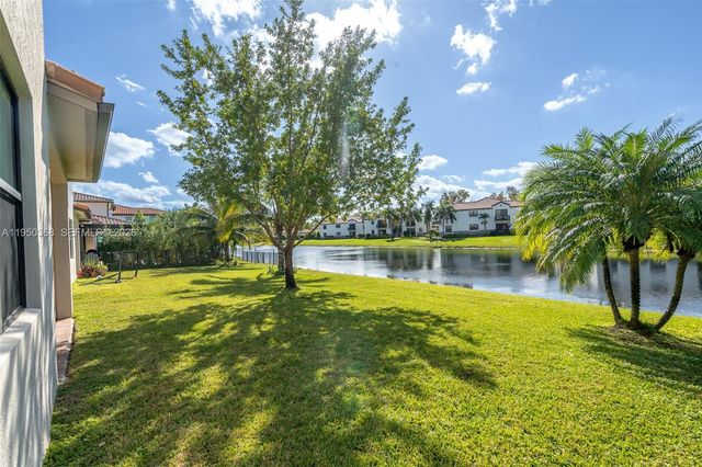 11824 SW 13th Ct, Pembroke Pines, FL 33025