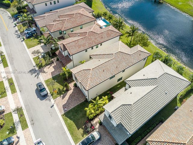 11824 SW 13th Ct, Pembroke Pines, FL 33025