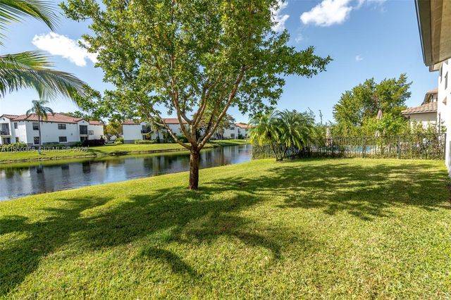 11824 SW 13th Ct, Pembroke Pines, FL 33025