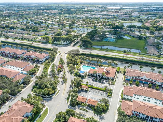 11824 SW 13th Ct, Pembroke Pines, FL 33025