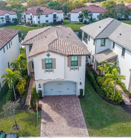 11824 SW 13th Ct, Pembroke Pines, FL 33025
