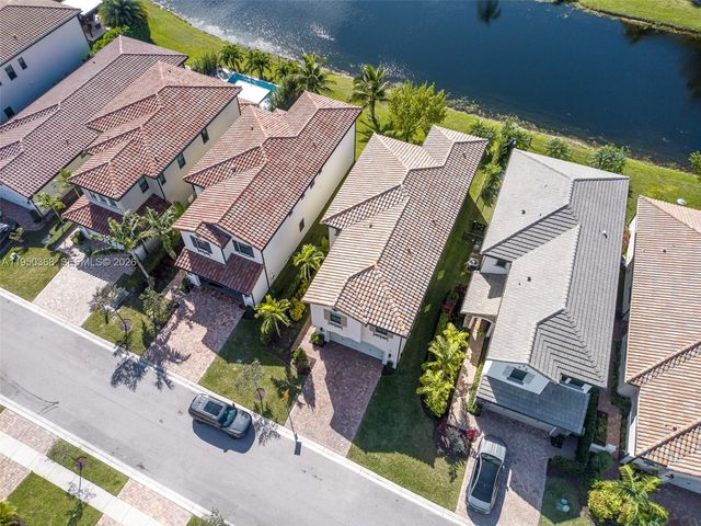 11824 SW 13th Ct, Pembroke Pines, FL 33025