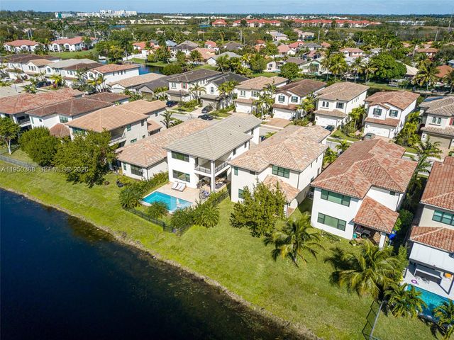 11824 SW 13th Ct, Pembroke Pines, FL 33025