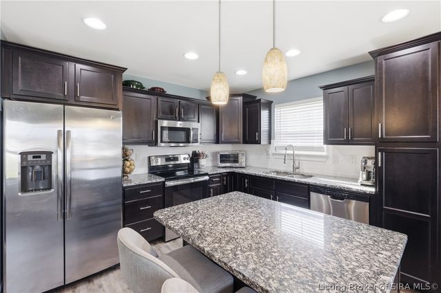 5408 Catalina Trail, Sellersburg, IN 47172