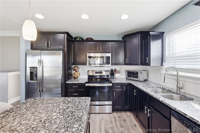 5408 Catalina Trail, Sellersburg, IN 47172