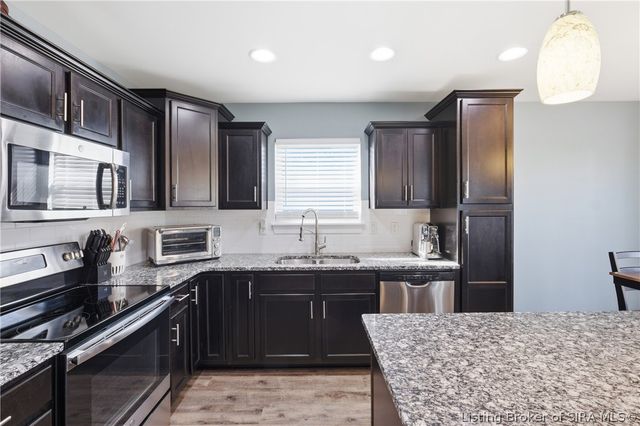5408 Catalina Trail, Sellersburg, IN 47172