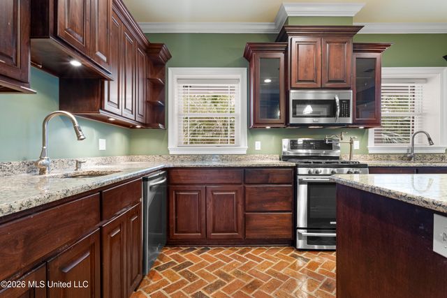 2410 W Shore Drive, Biloxi, MS 39532