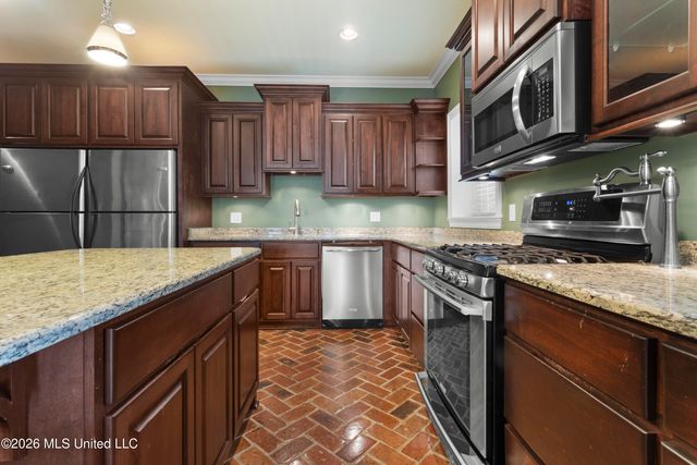 2410 W Shore Drive, Biloxi, MS 39532