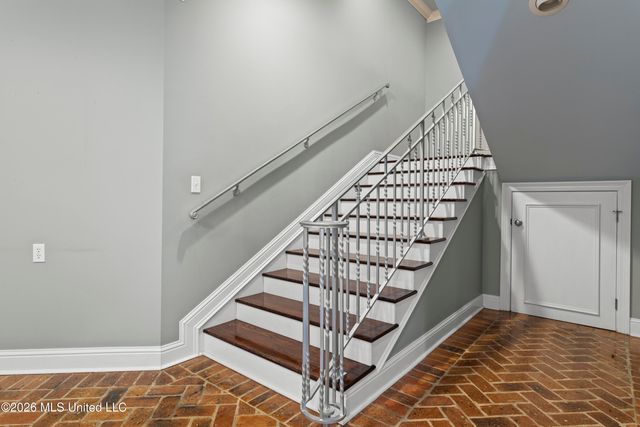 2410 W Shore Drive, Biloxi, MS 39532