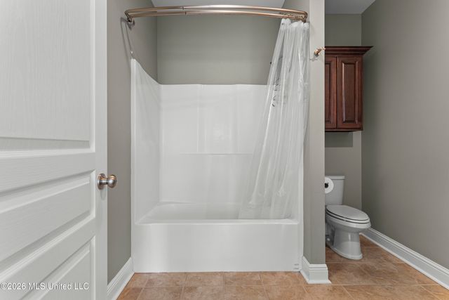 2410 W Shore Drive, Biloxi, MS 39532