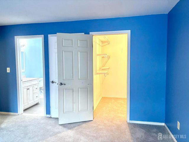 98 Keystone Court, Edison, NJ 08817