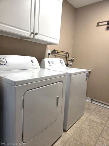 41728 Bedford Dr 150, Canton Charter Township, MI 48187