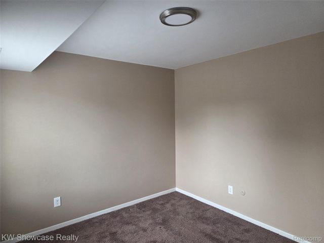 41728 Bedford Dr 150, Canton Charter Township, MI 48187