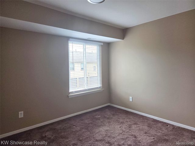 41728 Bedford Dr 150, Canton Charter Township, MI 48187