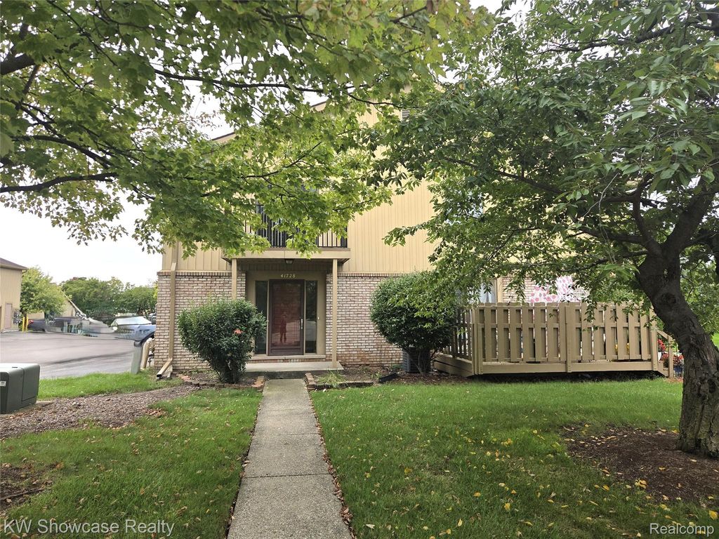 41728 Bedford Dr 150, Canton Charter Township, MI 48187