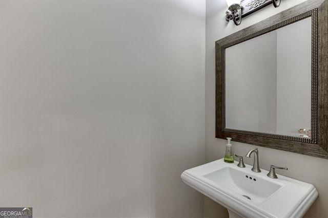 6965 Fellowship Lane, Flowery Branch, GA 30542