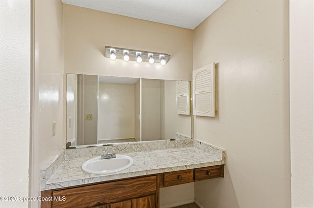 1000 NE Abada Court NE 107, Palm Bay, FL 32905