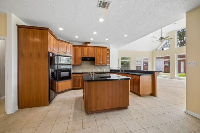 319 Mariachi Street, Crosby, TX 77532