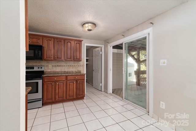 4926 Harri Ann Drive, Charlotte, NC 28227