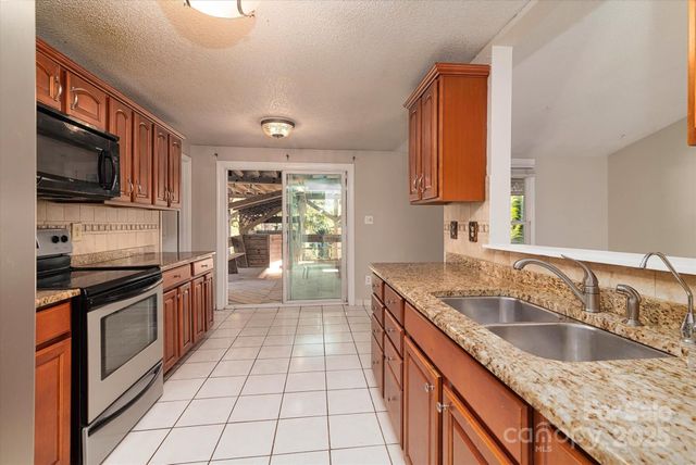 4926 Harri Ann Drive, Charlotte, NC 28227