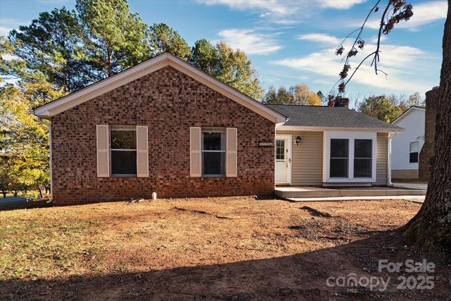 4926 Harri Ann Drive, Charlotte, NC 28227