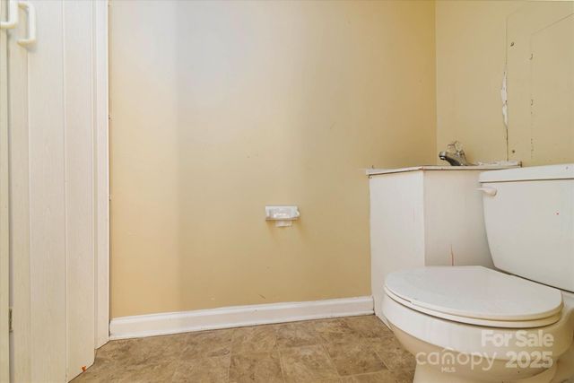 4926 Harri Ann Drive, Charlotte, NC 28227