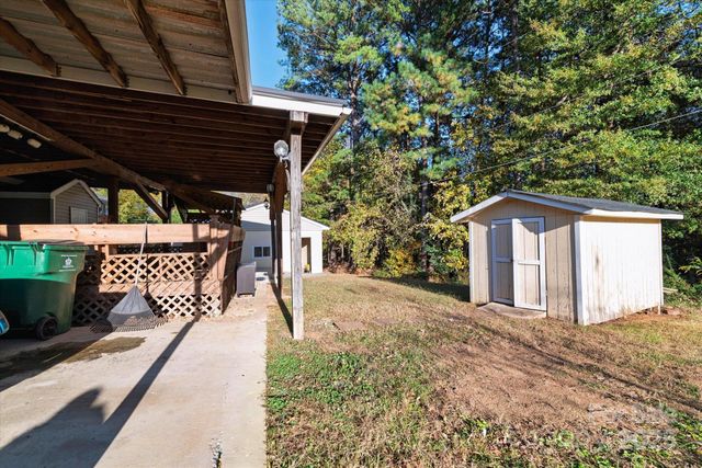 4926 Harri Ann Drive, Charlotte, NC 28227