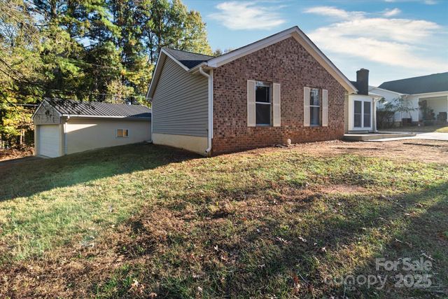 4926 Harri Ann Drive, Charlotte, NC 28227