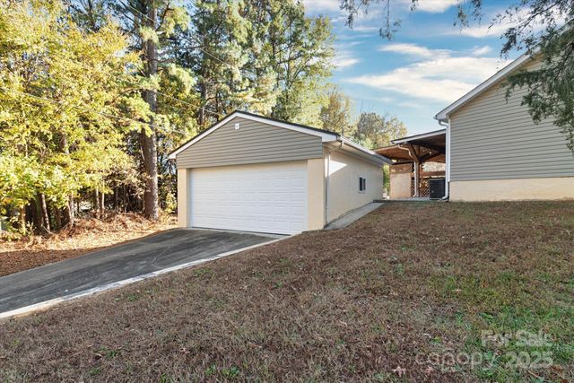 4926 Harri Ann Drive, Charlotte, NC 28227