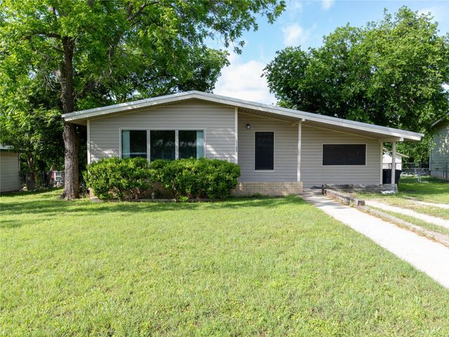 1120 Nix RD, Lampasas, TX 76550