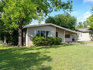 1120 Nix RD, Lampasas, TX 76550
