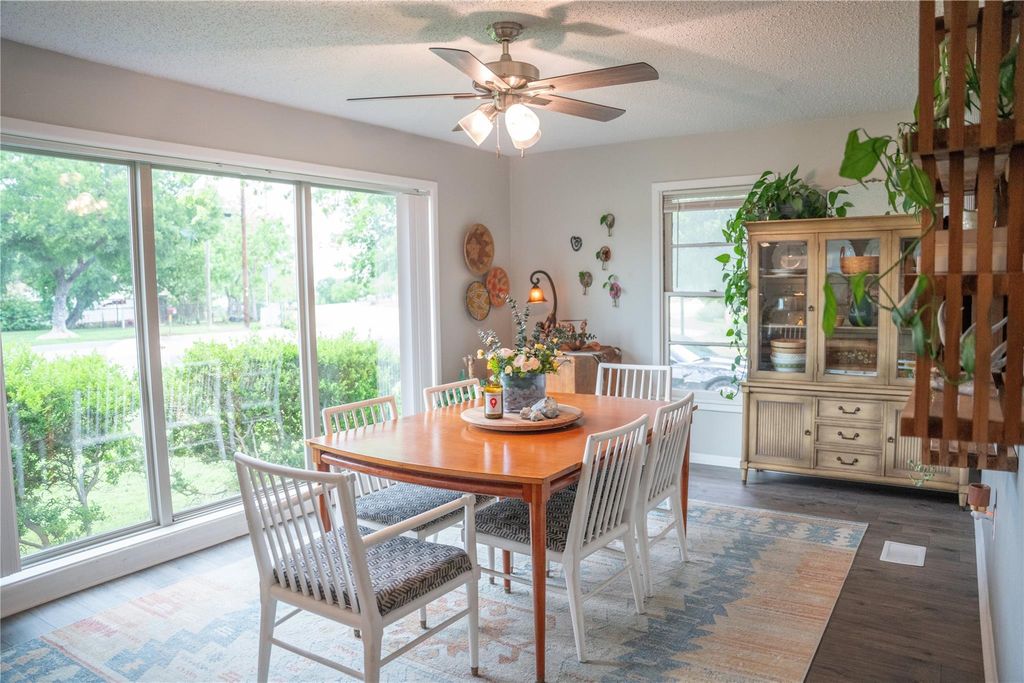 1120 Nix RD, Lampasas, TX 76550